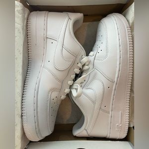 Nike Air Force 1 ‘07 White 7.5 NWT